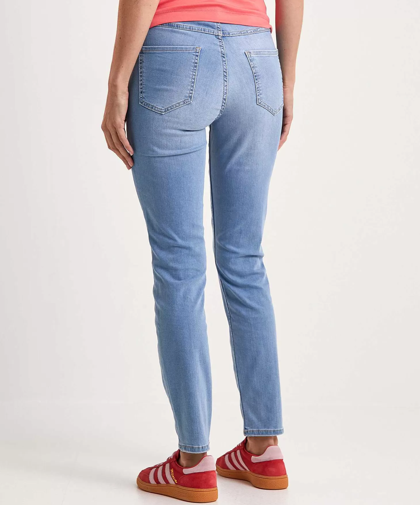 rosner_skinny_jeans_ritsjes_audrey_2_3.webp Rosner Skinny Jeans Ritsjes Audrey 2 Shop