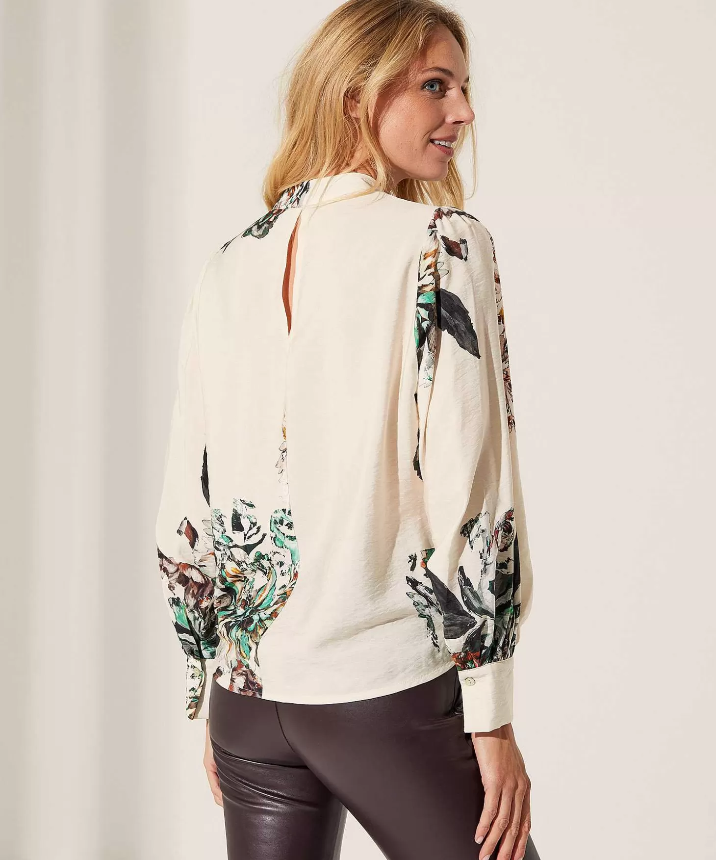 summum_blouse_bloemenprint_3.webp Summum Blouse Bloemenprint Shop