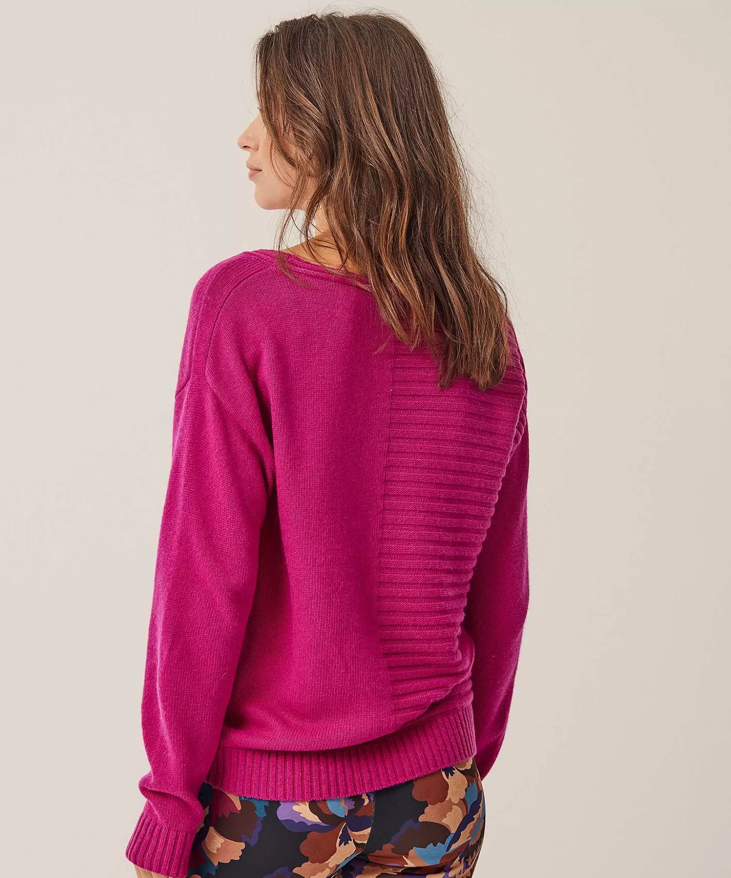 trui_ronde_hals_met_zakje_3-1.webp * Trui Ronde Hals Met Zakje Sale