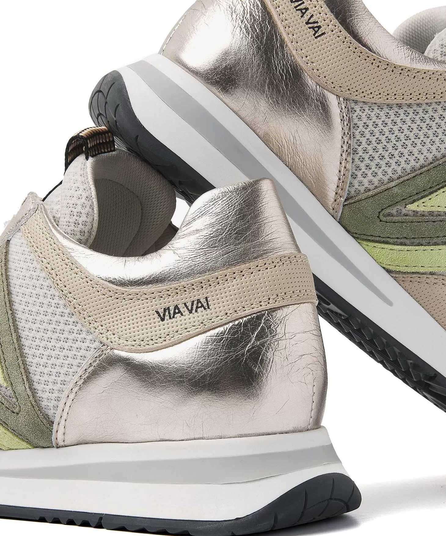 via_vai_metallic_sneaker_nora_vibe_2-1.webp VIA VAI Metallic Sneaker Nora Vibe Fashion