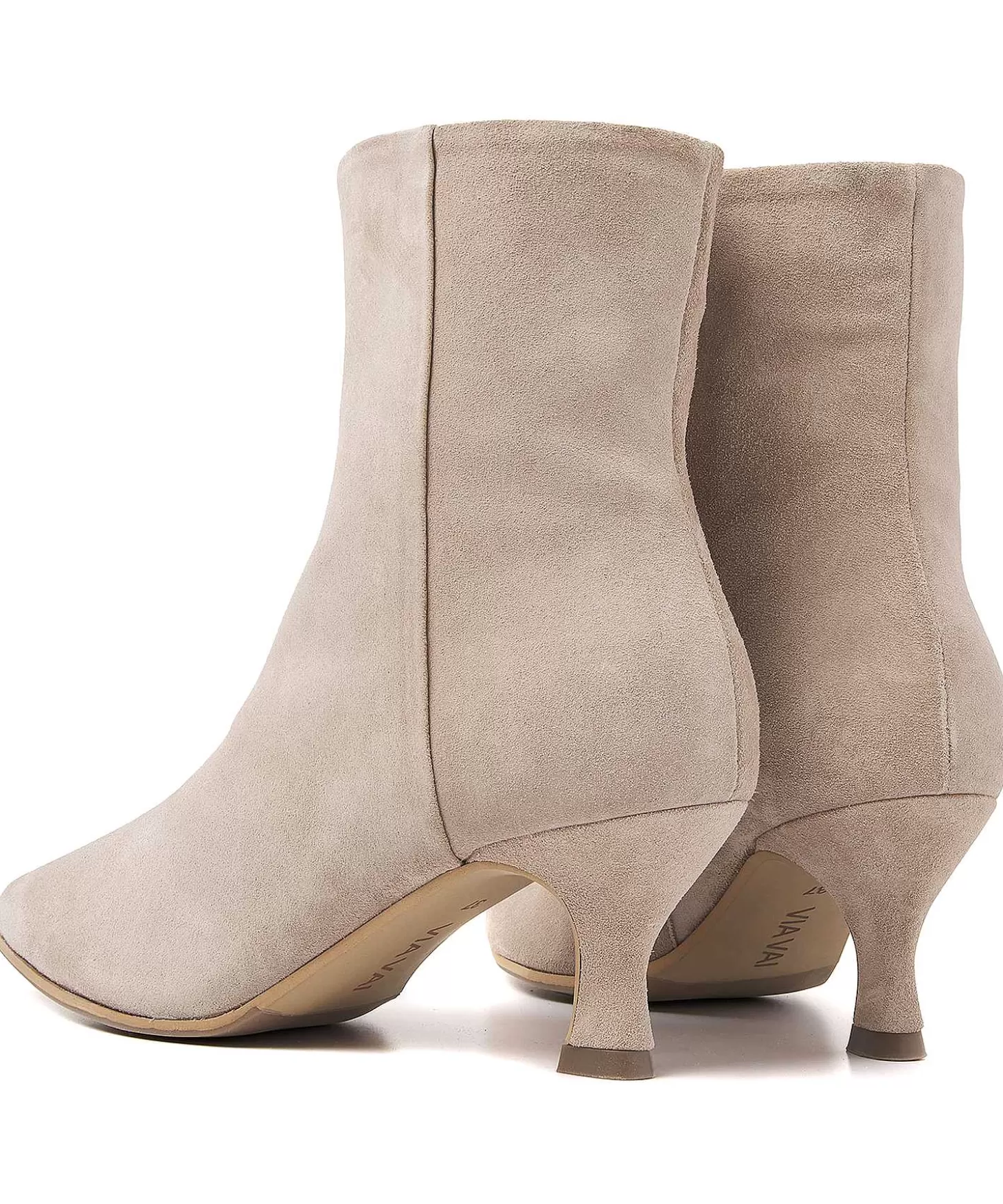 via_vai_suede_enkellaars_noelle_rox_3.webp VIA VAI Suede Enkellaars Noelle Rox Clearance